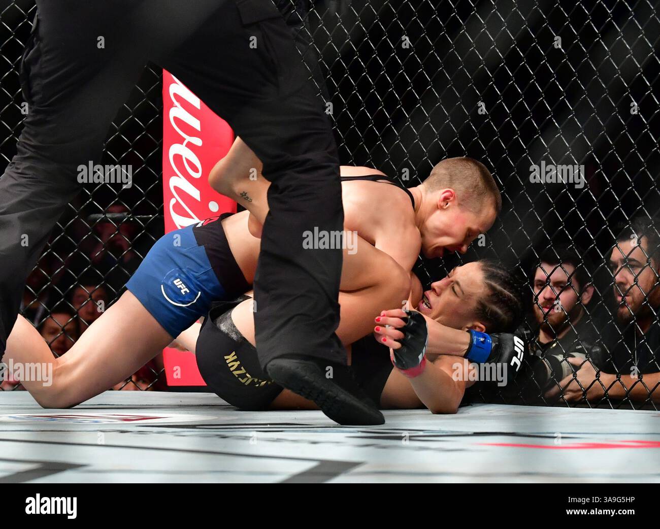 Joanna jedrzejczyk hi-res stock photography and images - Alamy Joanna jedrzejczyk hi-res stock photography and images - Alamy