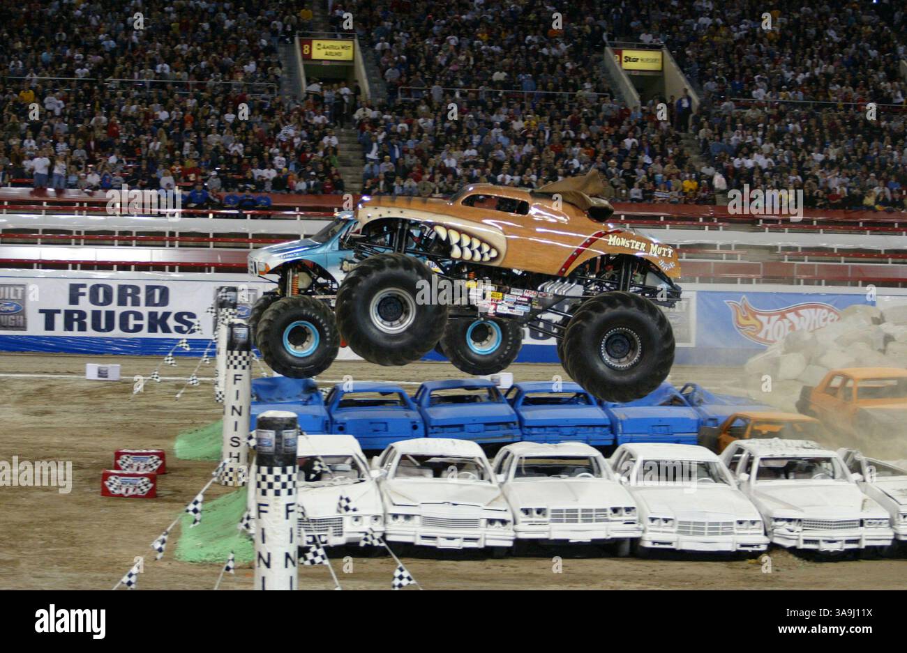 Monster jam world finals las vegas hi-res stock photography and images -  Alamy, image size:1300x937