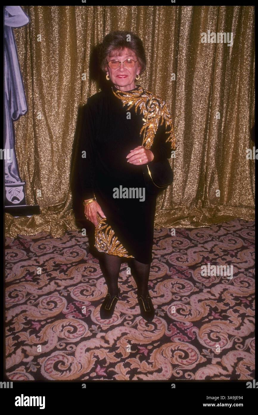 Estelle getty hi-res stock photography and images - Alamy, image size:866x1390