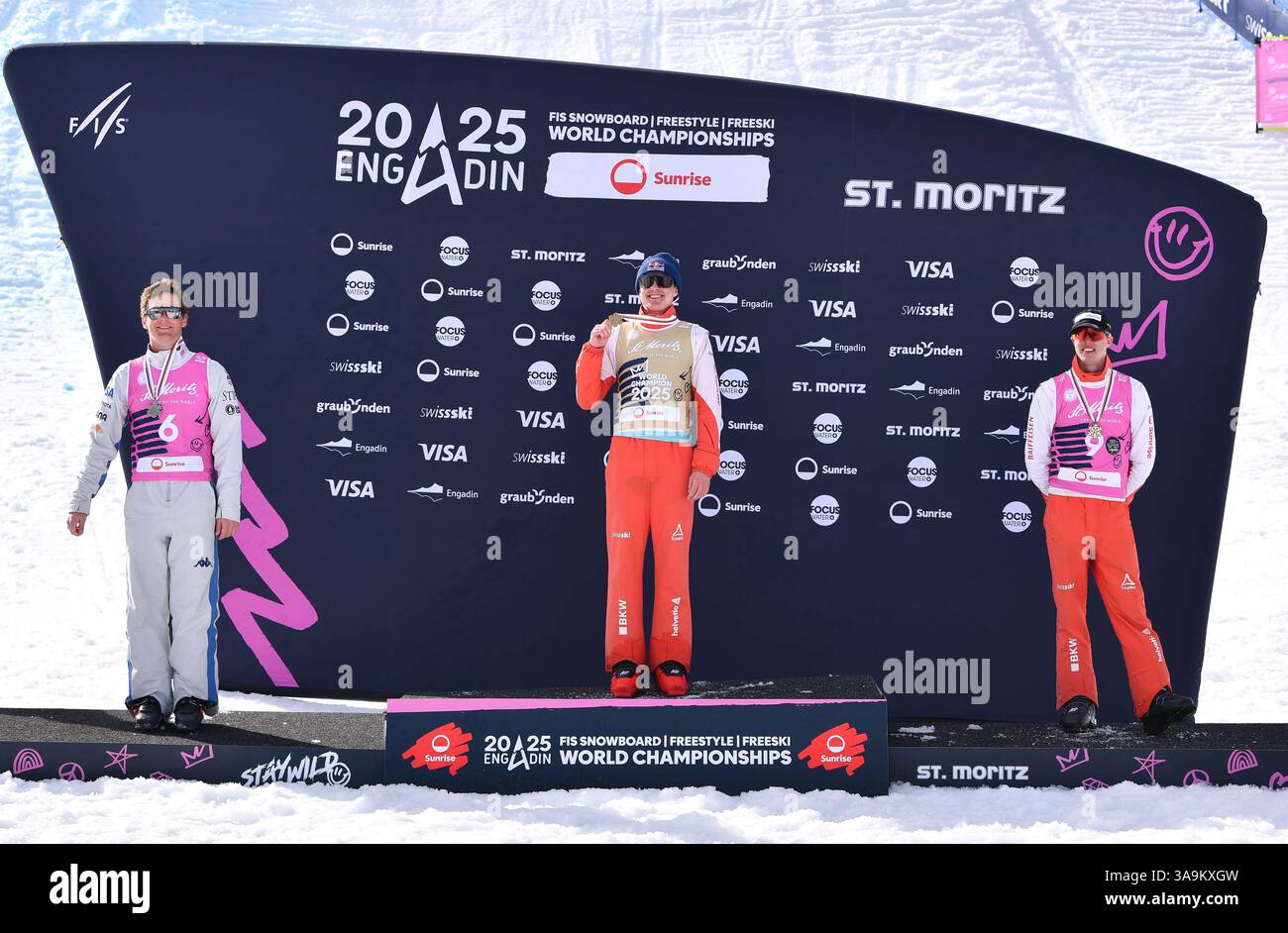 (250331) -- ST. MORITZ, March 31, 2025 (Xinhua) -- Gold medalist Noe ...