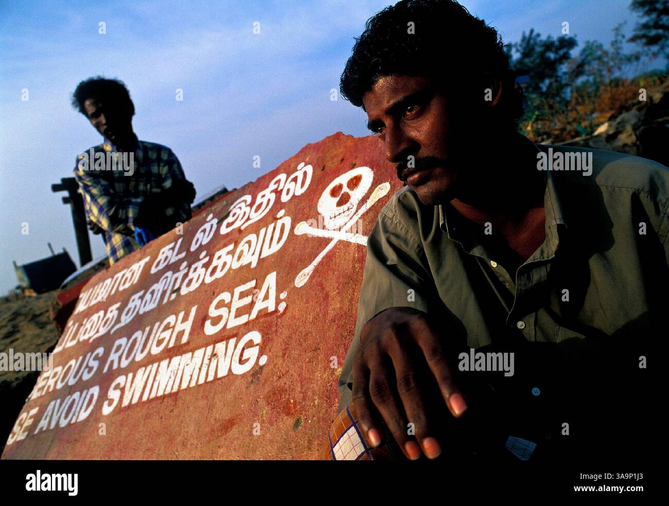 Tsunami waves india 2004 hi-res stock photography and images - Alamy