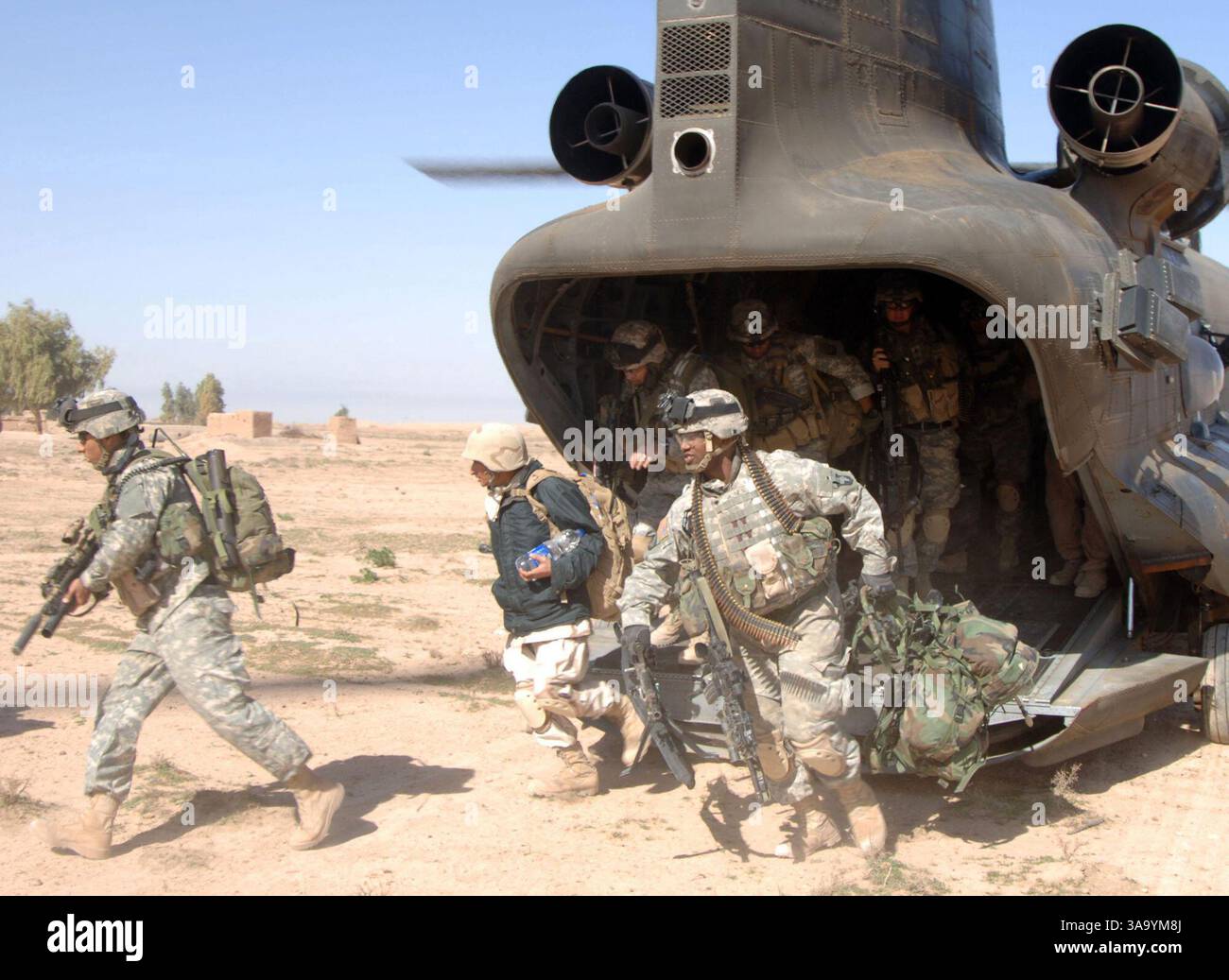 Us Army Soldiers Exit Hi res Stock Photography And Images Alamy us-army-soldiers-exit-hi-res-stock-photography-and-images-alamy