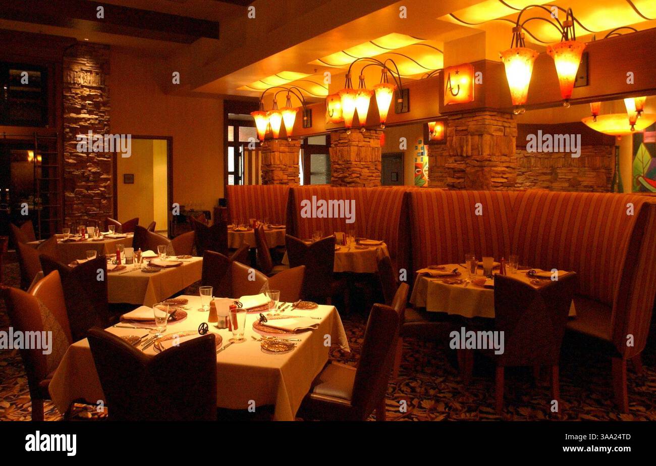 For the dining column in this Sunday's (11/ 16/ 03) Ticket at Austin's Steakhouse in Thunder Valley Casino 1200 Athena Ave, Lincoln, CA.  The dining room with large flared booths.  The Sacramento Bee Erhardt Krause November 10, 2003/ZUMA Press Stock Photo
