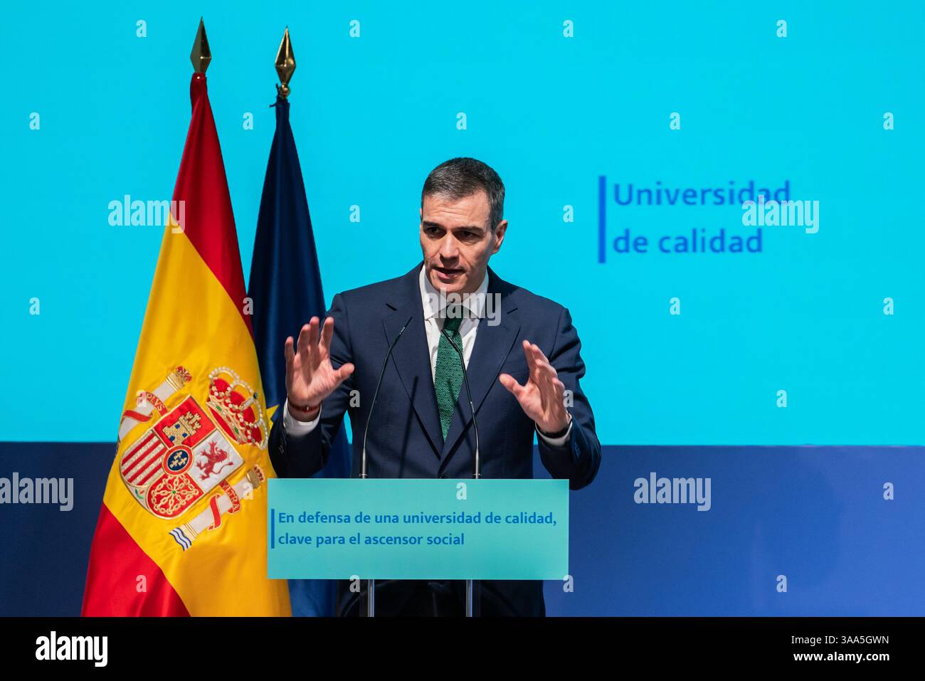 Escuelas pias headquarters hi-res stock photography and images - Alamy