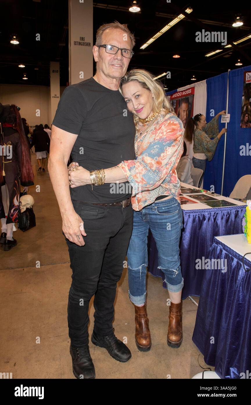 Michael Biehn Mit Ehefrau Jennifer Blanc Biehn Auf Der WonderCon 2025 Michael Biehn Mit Ehefrau Jennifer Blanc Biehn Auf Der Wondercon 2025 Im Anaheim Convention Center Anaheim 30032025 3AA5JG0 