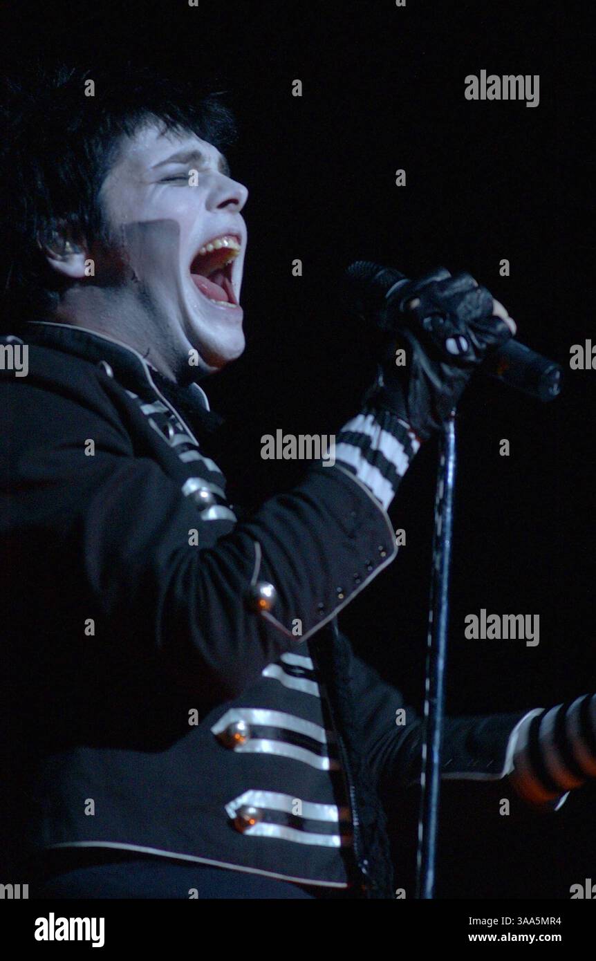 Mar 02, 2007 - Topeka, KS, USA - 'My Chemical Romance' singer