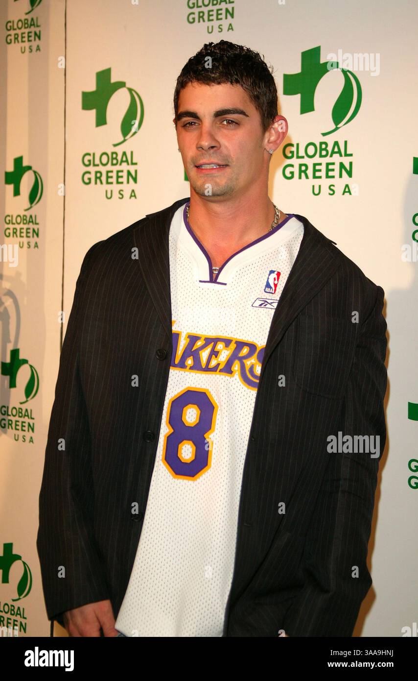 Jason alexander britney hi-res stock photography and images - Alamy, image size:854x1390