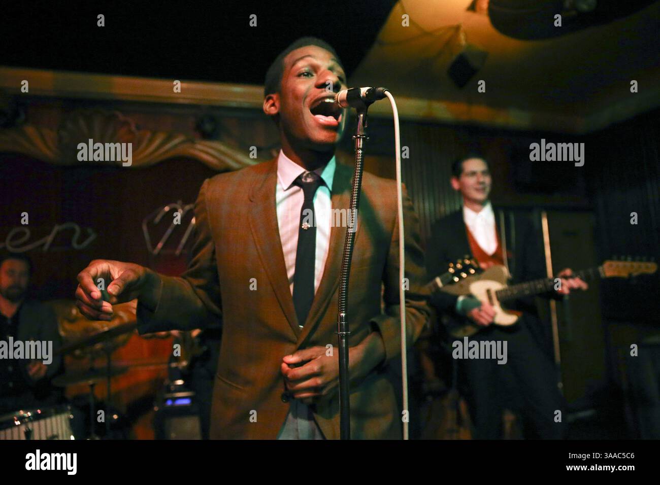 Green mill jazz club hi-res stock photography and images - Alamy Green mill jazz club hi-res stock photography and images - Alamy