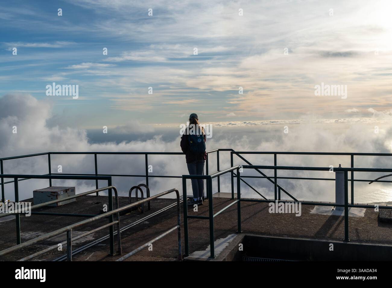 Viewing golden hour sunset looking hi-res stock photography and images ...