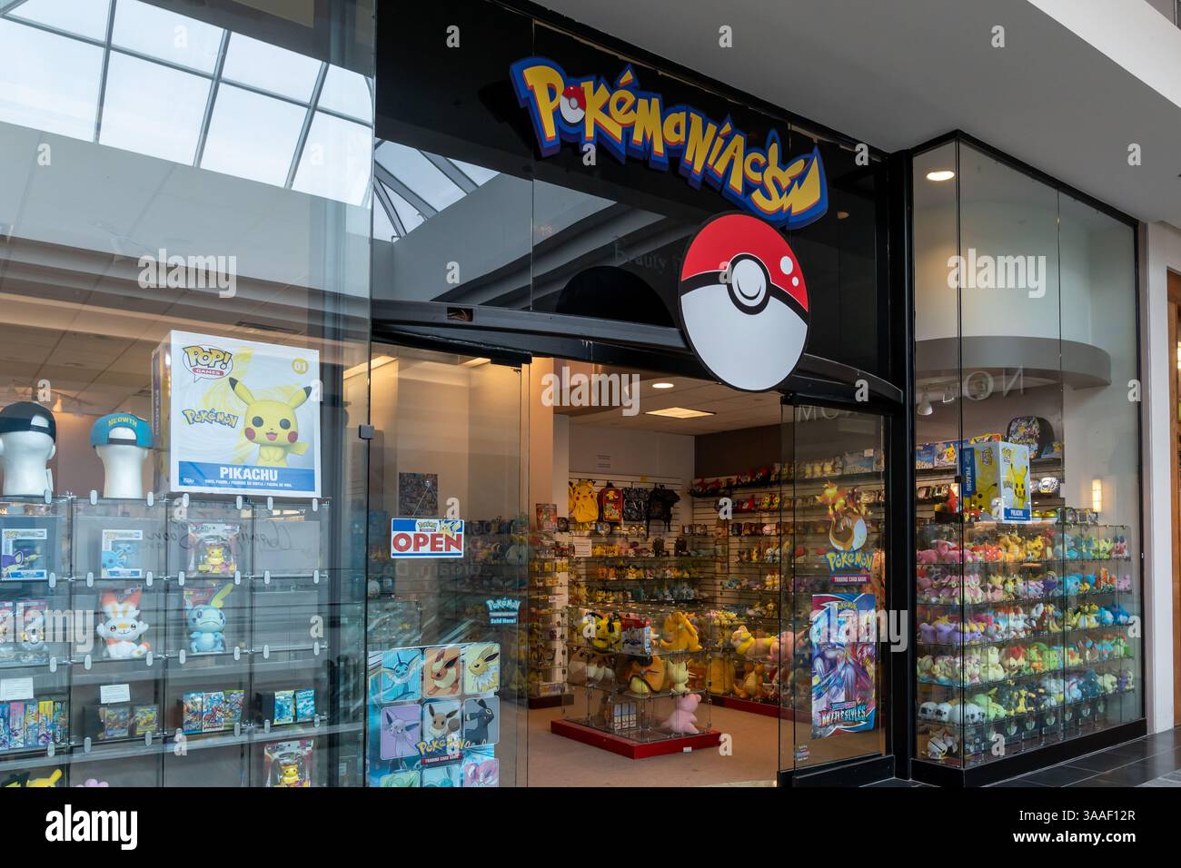 fuecoco pokemon card shiny Pokemon Trading Card Game: Zeraora VMax and VStar Battle Box – Anime TCG.net main image 1