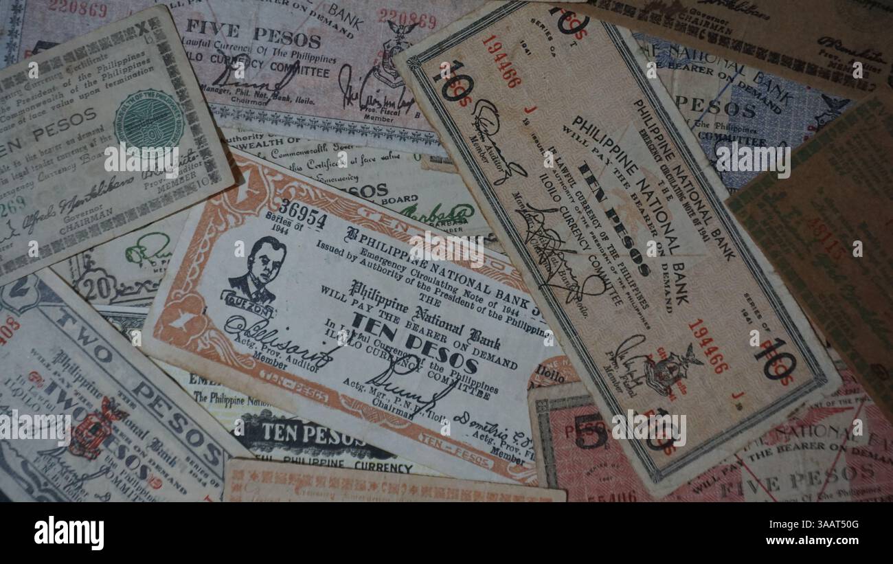 Assorted Philippine emergency and guerrilla currency notes from World ...