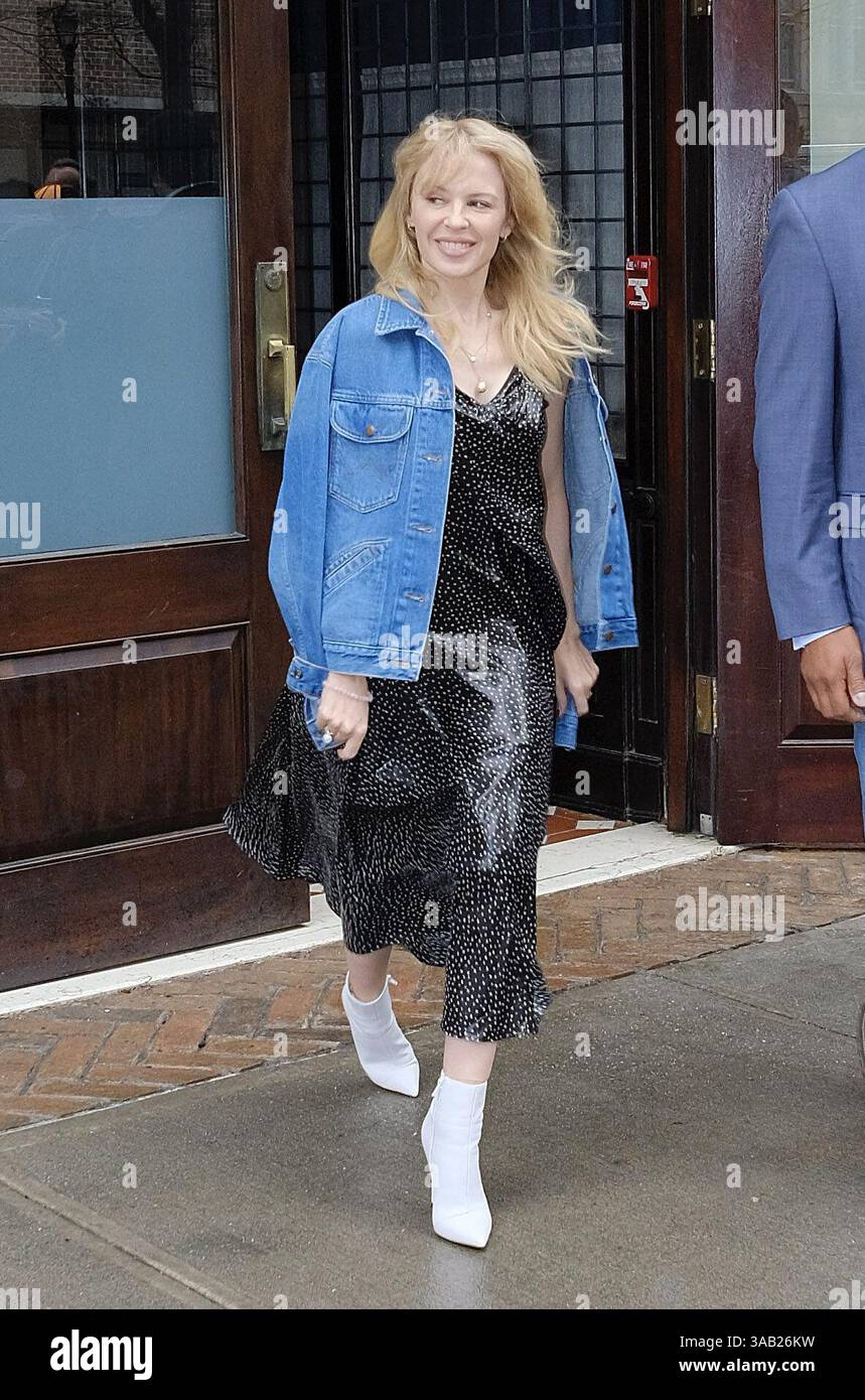 kylie minogue denim dress Kylie's Looks Like Heaven Dressed All In Denim