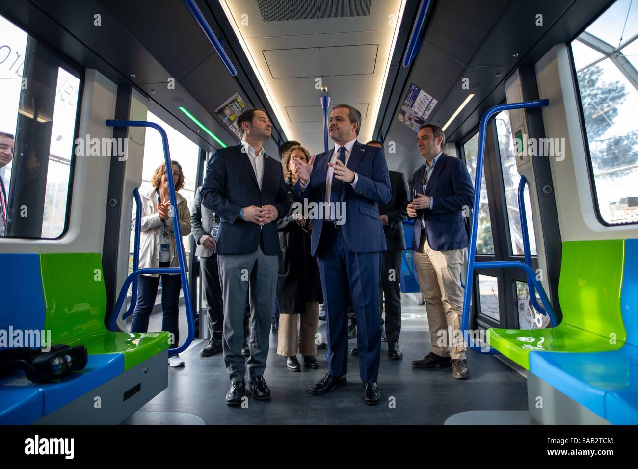 Jorge Rodrigo (R), Minister of Housing, Transport and Infrastructure ...