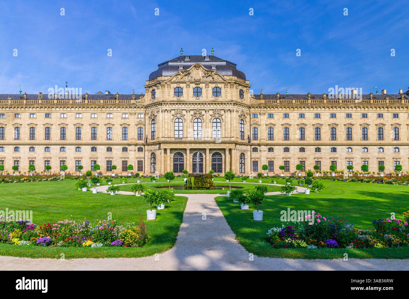 wurzburg-residence-palace-w-rzburger-residenz-and-hofgarten-court