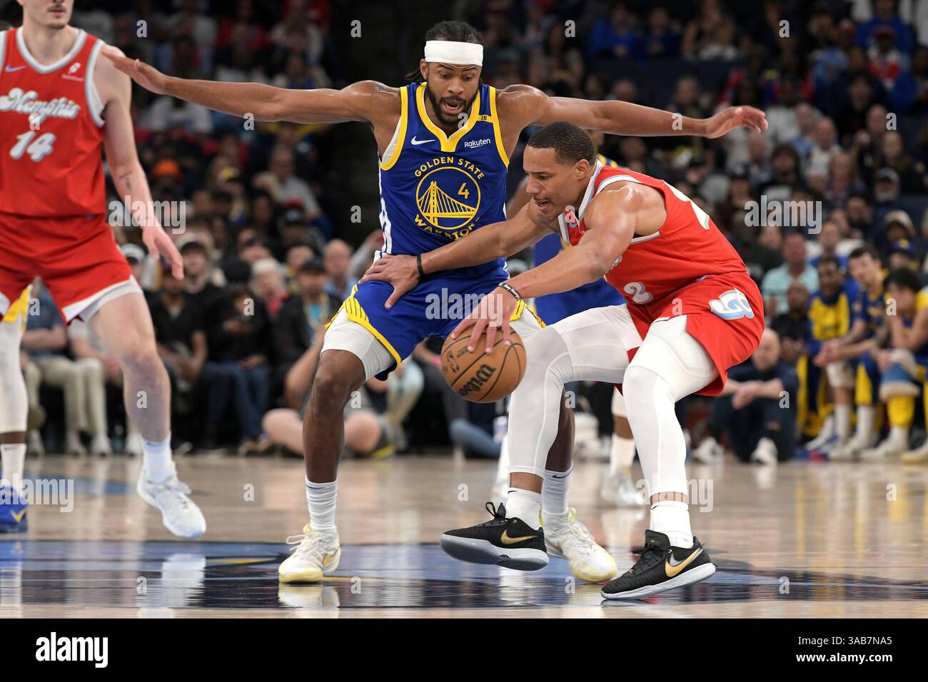 Memphis Grizzlies guard Desmond Bane (22) handles the ball against ...