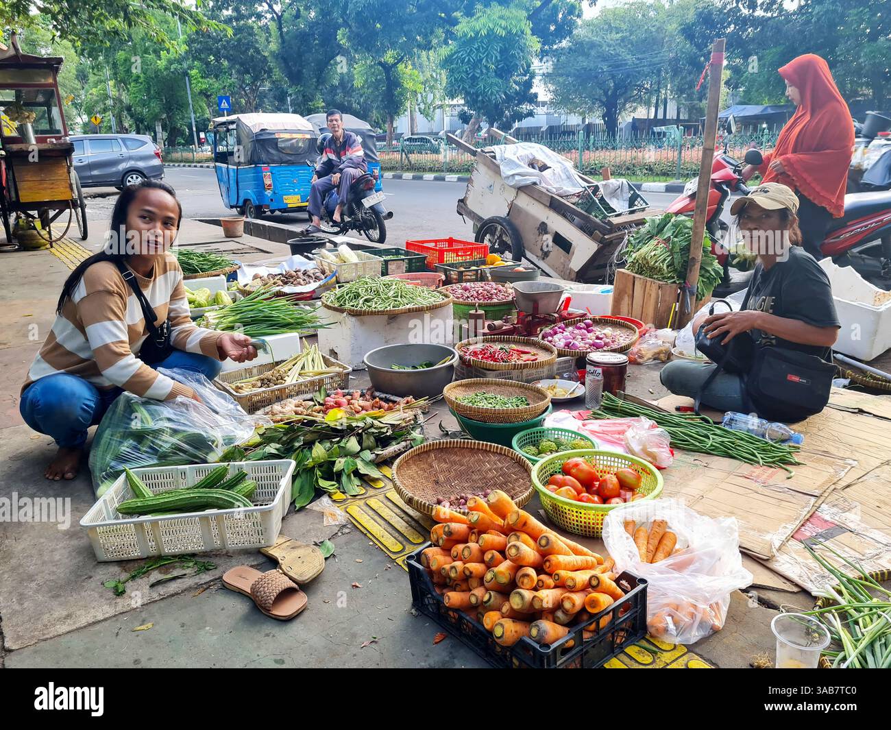 Indonesian street vendor setup Why the Madurese Model Defies Modern Logistics