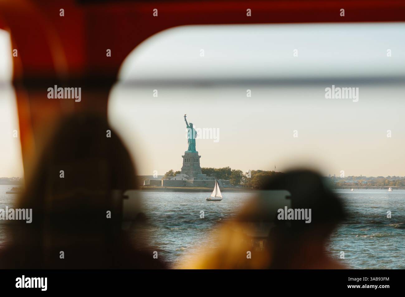 Blurred silhouette frame statue hi-res stock photography and images - Alamy