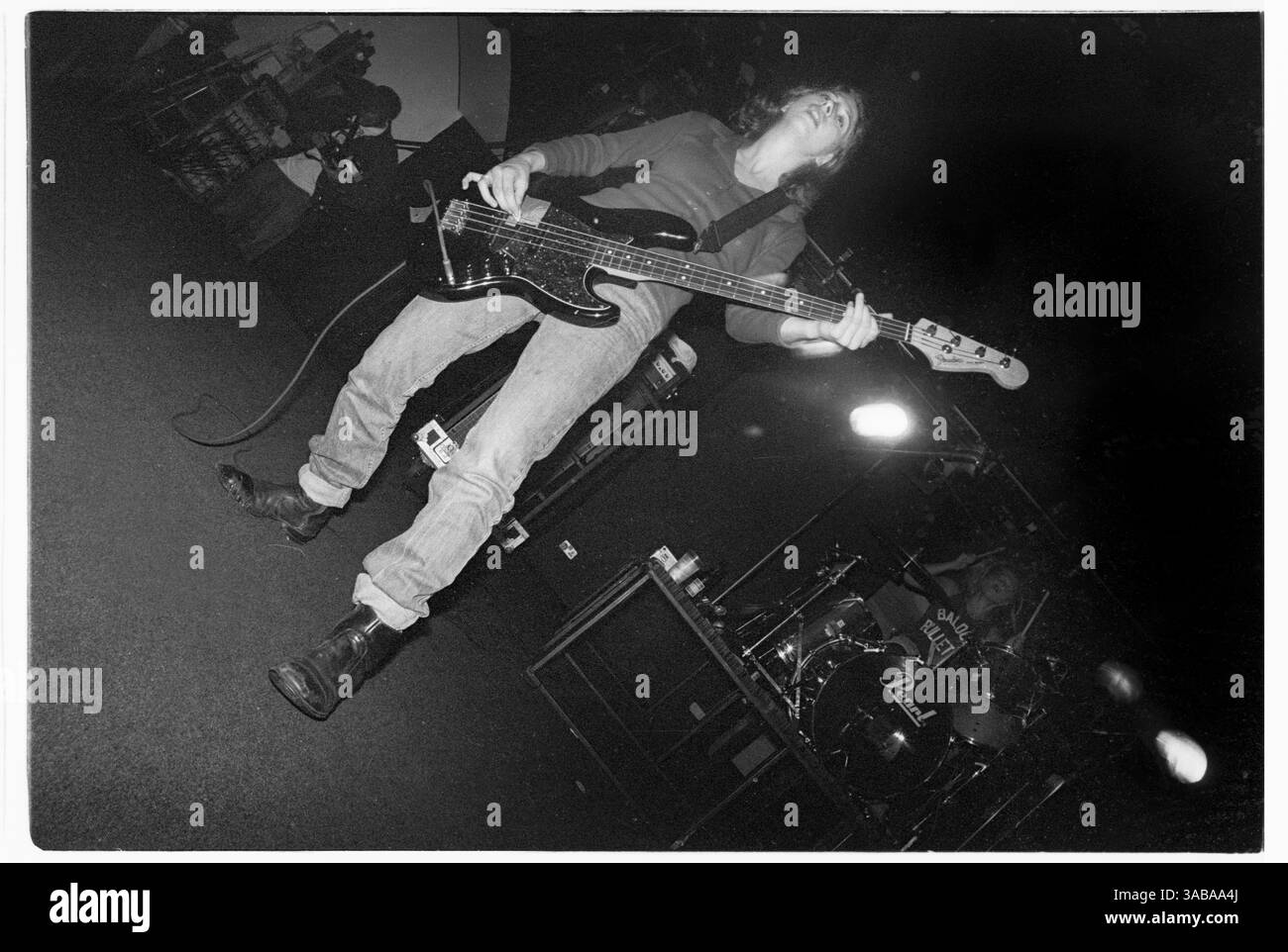 babes-in-toyland-concert-1993-maureen-herman-the-bass-player-with