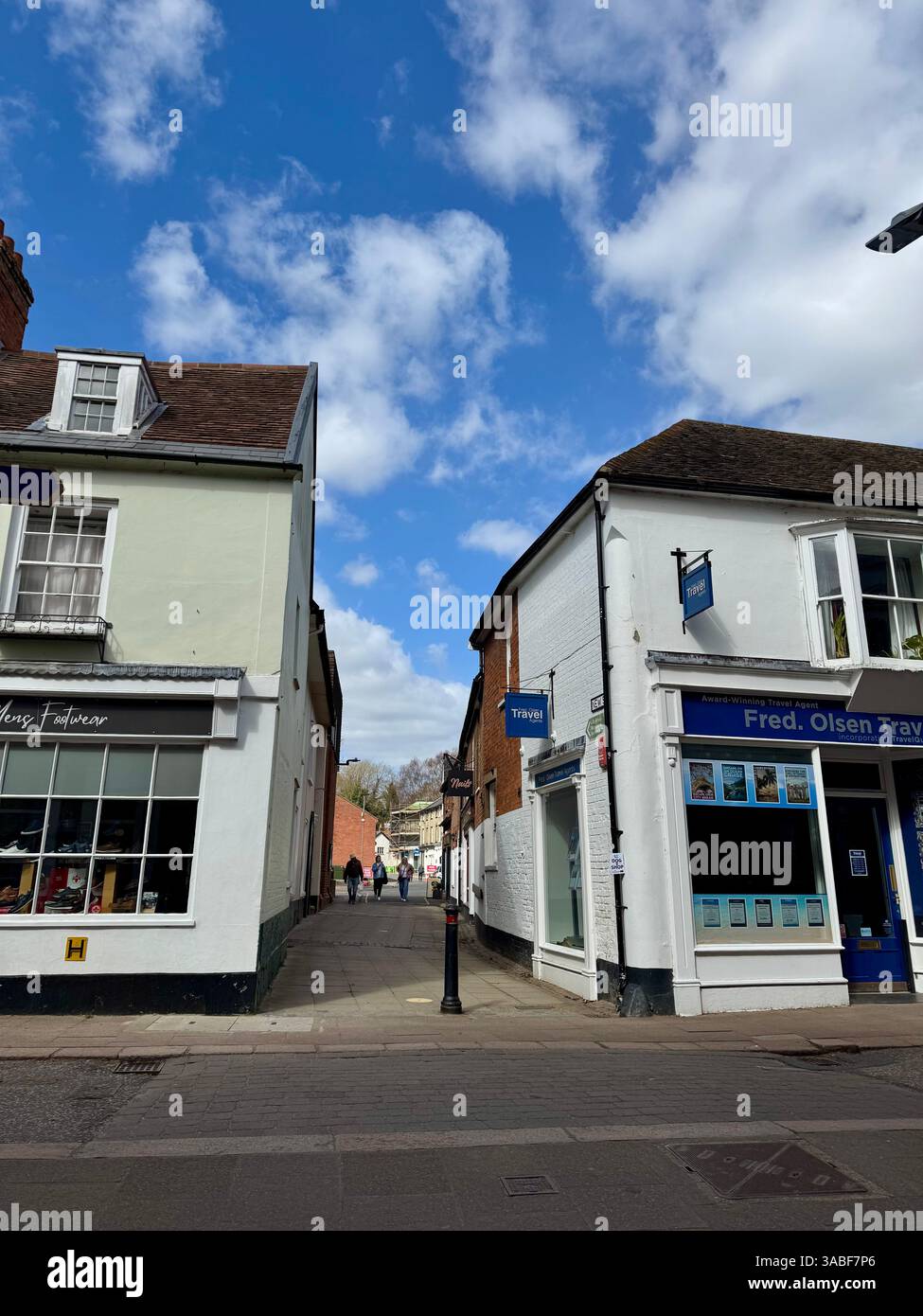 Woodbrifdge, Suffolk - 30 March 2025 : Hot Sunday afternoon for shoppers in the town centre. - Smartphone Captured Stock Image