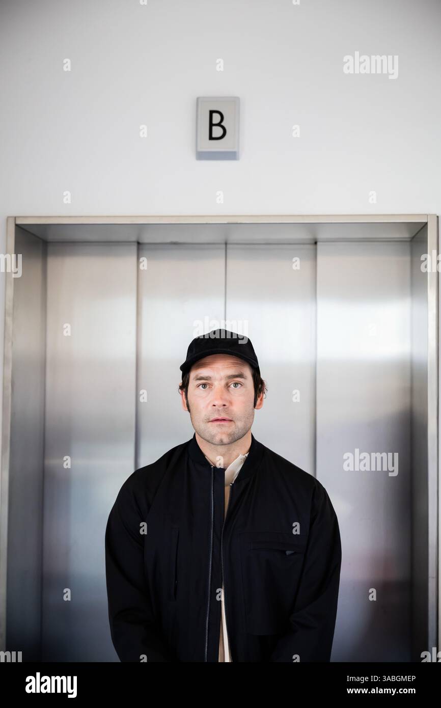 PRODUCTION - 02 April 2025, Berlin: Aki Bosse, Musician, Photographed