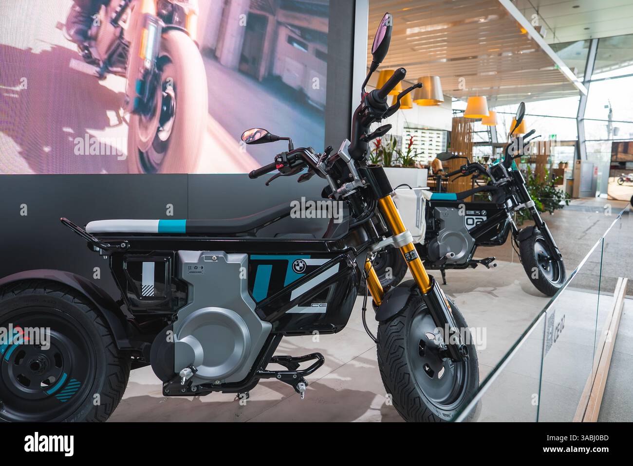 Why BMW Won't Build Its Epic Electric Motorcycle Anytime Soon | Gear Patrol