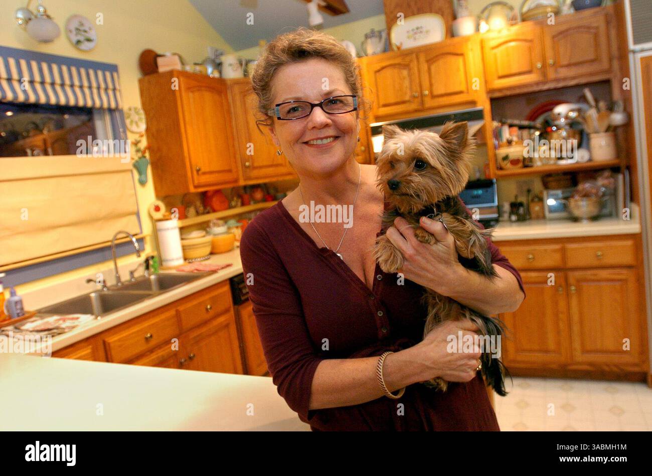 does nancy travis smoke cigarettes Nancy wheeler in hi-res stock photography and images