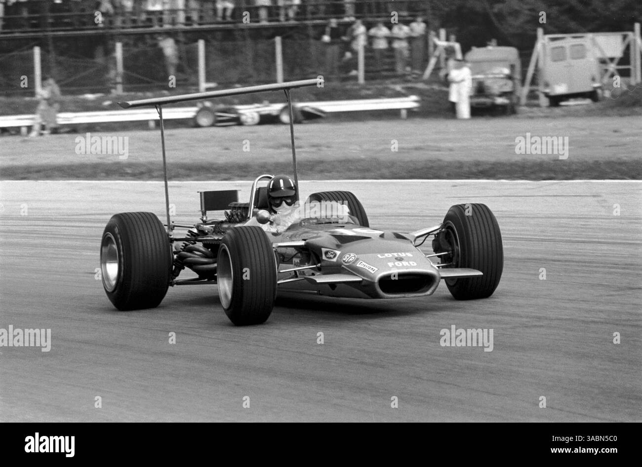 Graham hill 1968 hi-res stock photography and images - Alamy