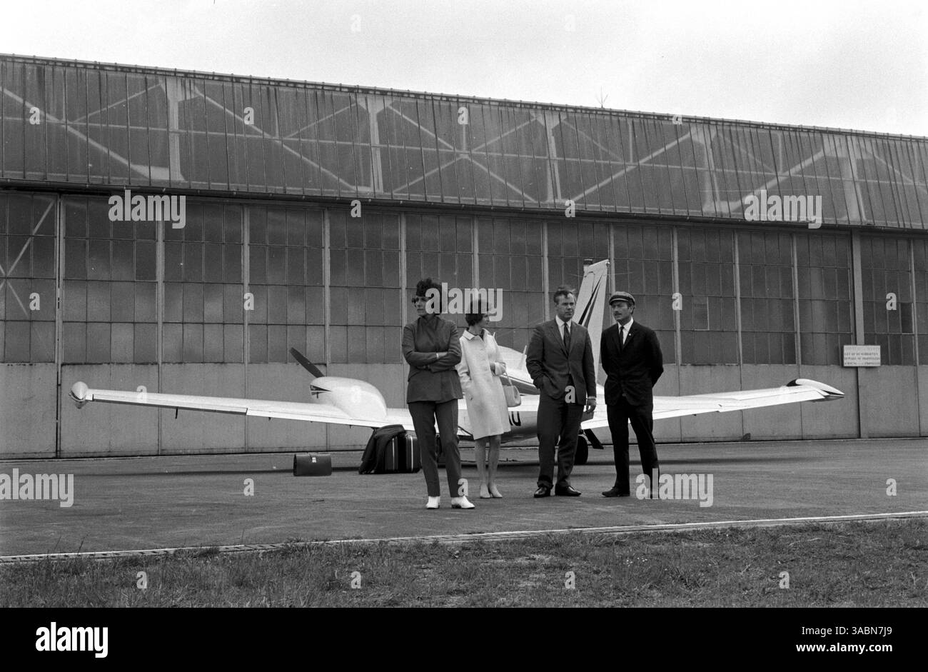 Cosworth DFV designer Keith Duckworth and Lotus founder and boss Colin ...
