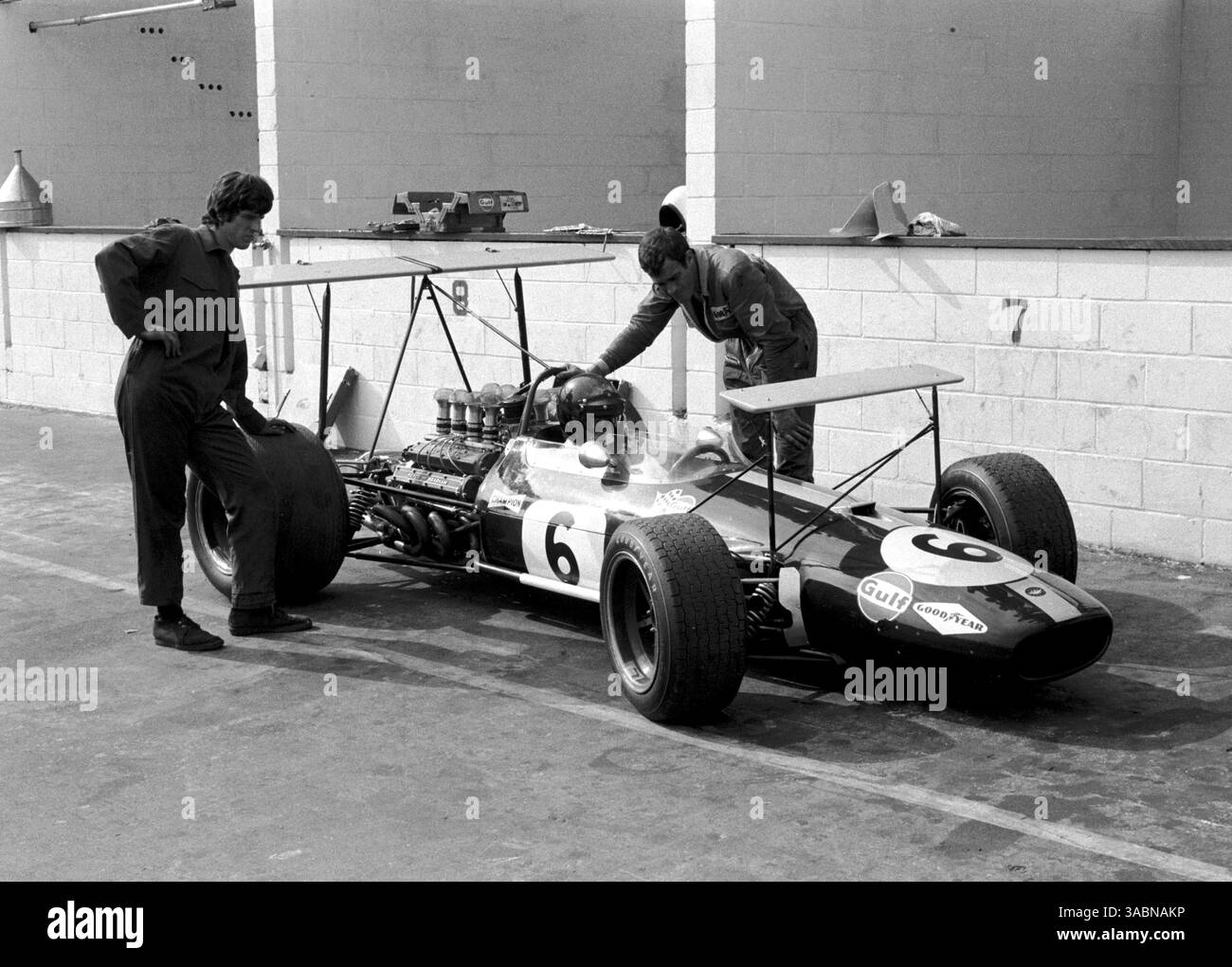 Rondel racing hi-res stock photography and images - Alamy