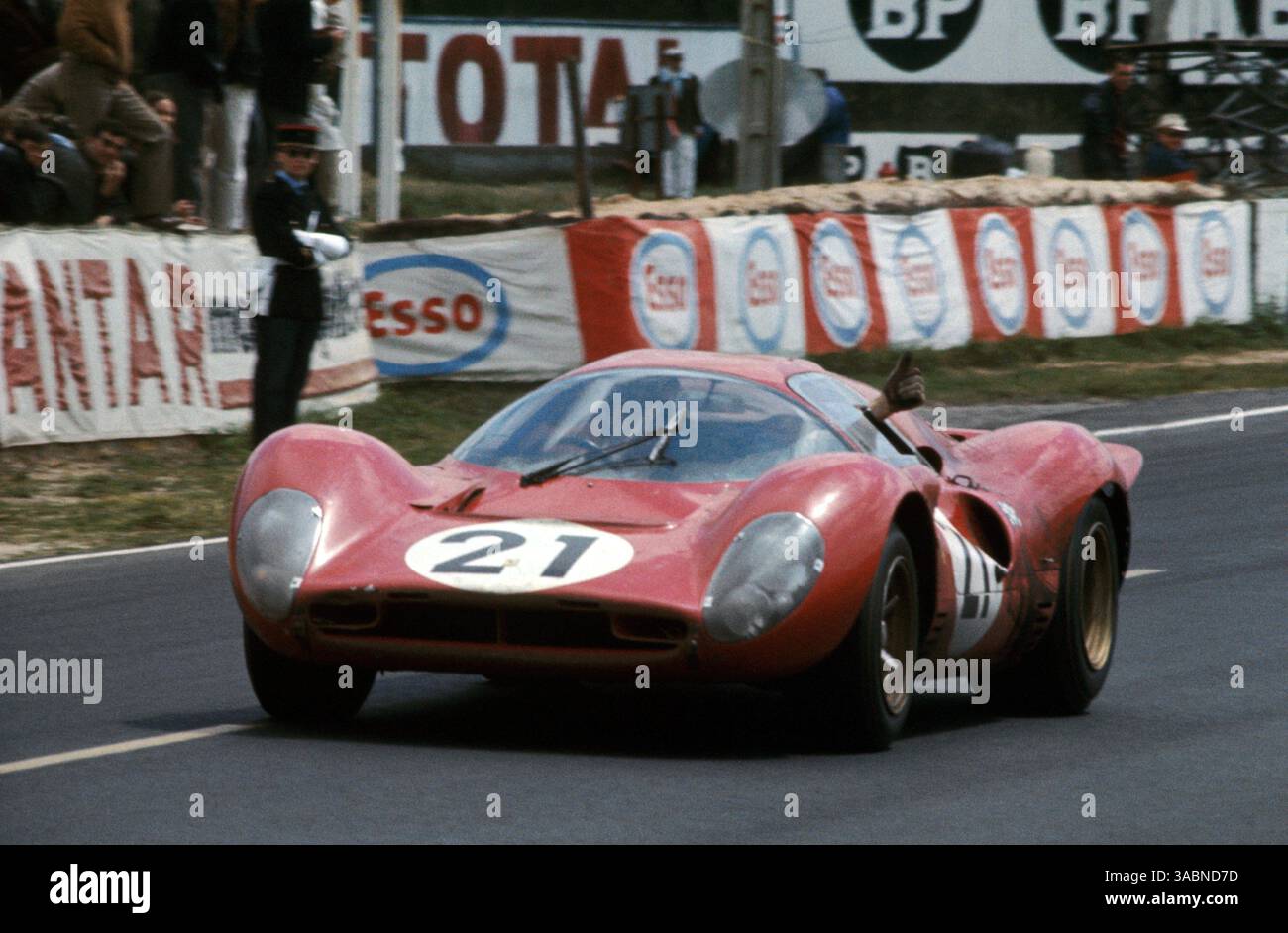 Le mans 1967 ferrari hi-res stock photography and images - Alamy Le mans 1967 ferrari hi-res stock photography and images - Alamy