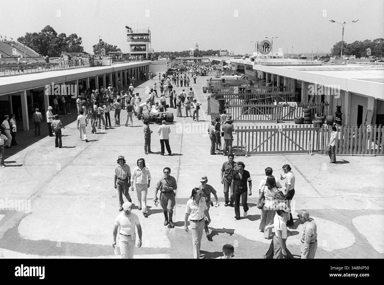 The paddock and garage area..Argentinean Grand Prix, Rd1, Buenos Aires, Argentina, 13 January 1974. (Credit Image: ©Sutton Motorsports/ZUMA Press) Stock Photo