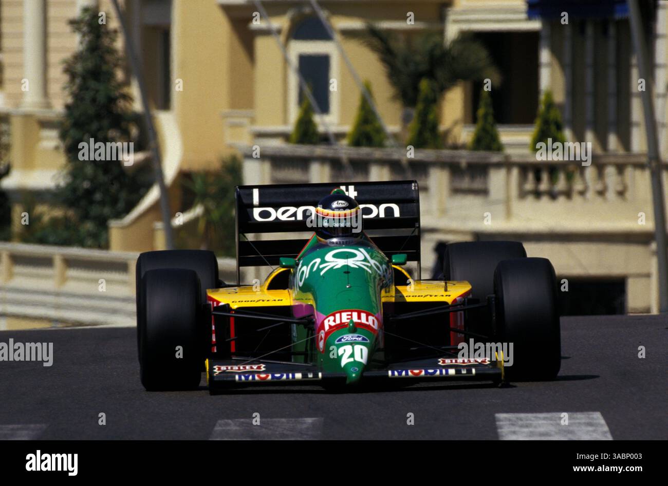 Photo A.019568 BENETTON B187 TEO FABI GRAND PRIX F1 SILVERSTONE 1987