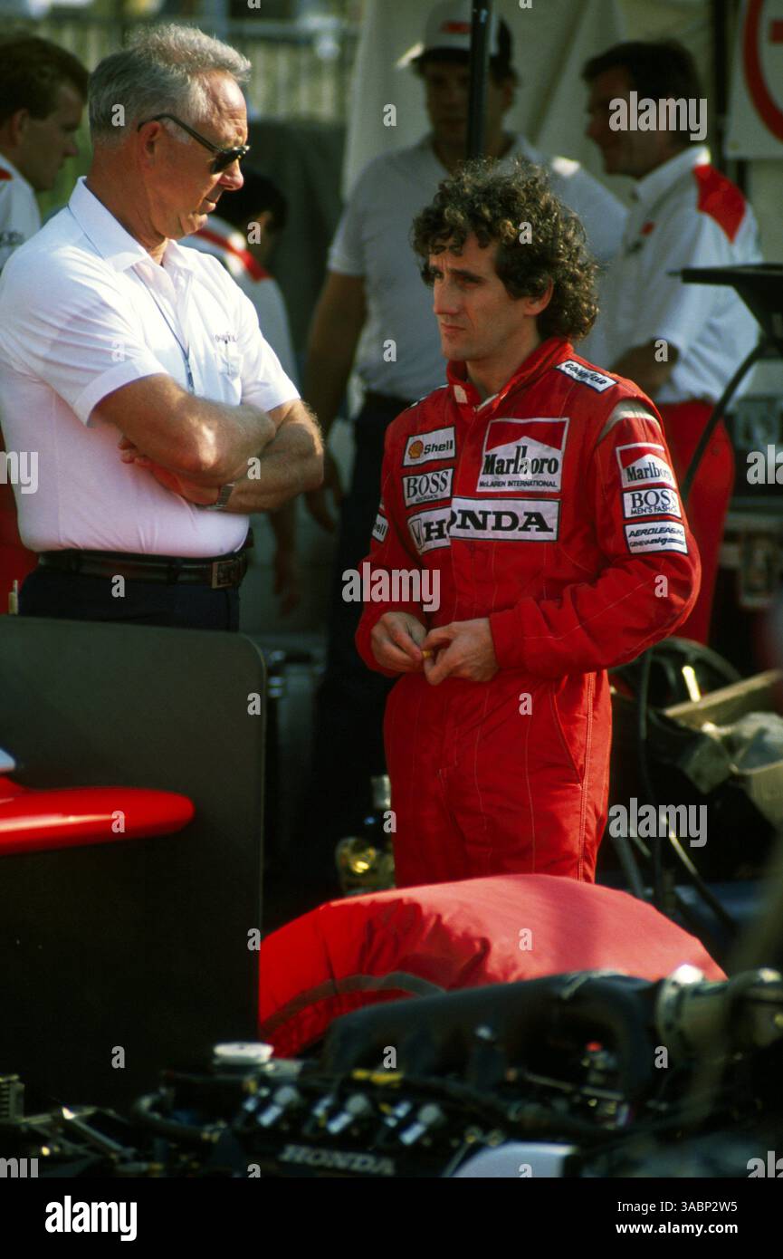 Photo Dédicacée Alain Prost F1 - Format 12x8 - Équipe Marlboro McLaren - Signée à La Main