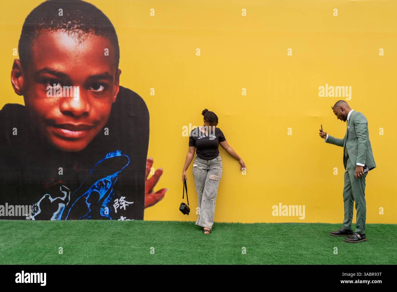 15-year-old-autistic-artist-wins-the-guinness-world-record-for-the