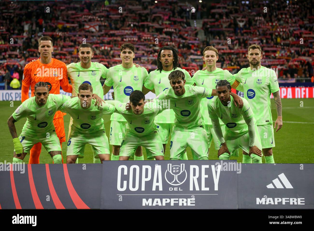 Madrid, Spain, April 2, 2025: The FC Barcelona starting lineup during the Copa del Rey semifinals, second leg, between Atlético de Madrid and FC Barcelona, on April 2, 2025, at the Riyadh Air Metropolitano Stadium in Madrid, Spain. Credit: Alberto Brevers / Alamy Live News. Stock Photo