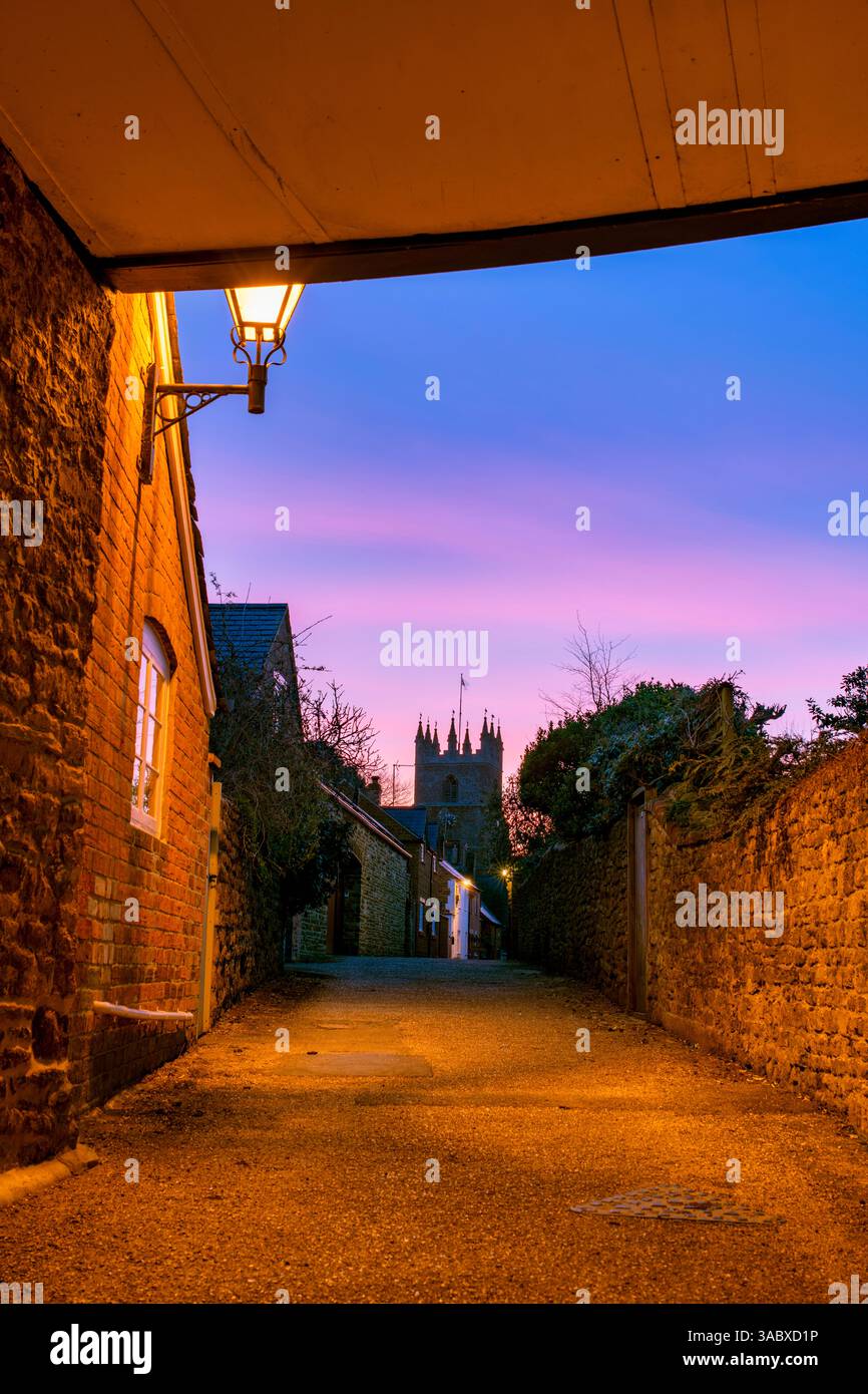 The tchure alleyway at dawn in Deddington, Oxfordshire, England Stock Photo