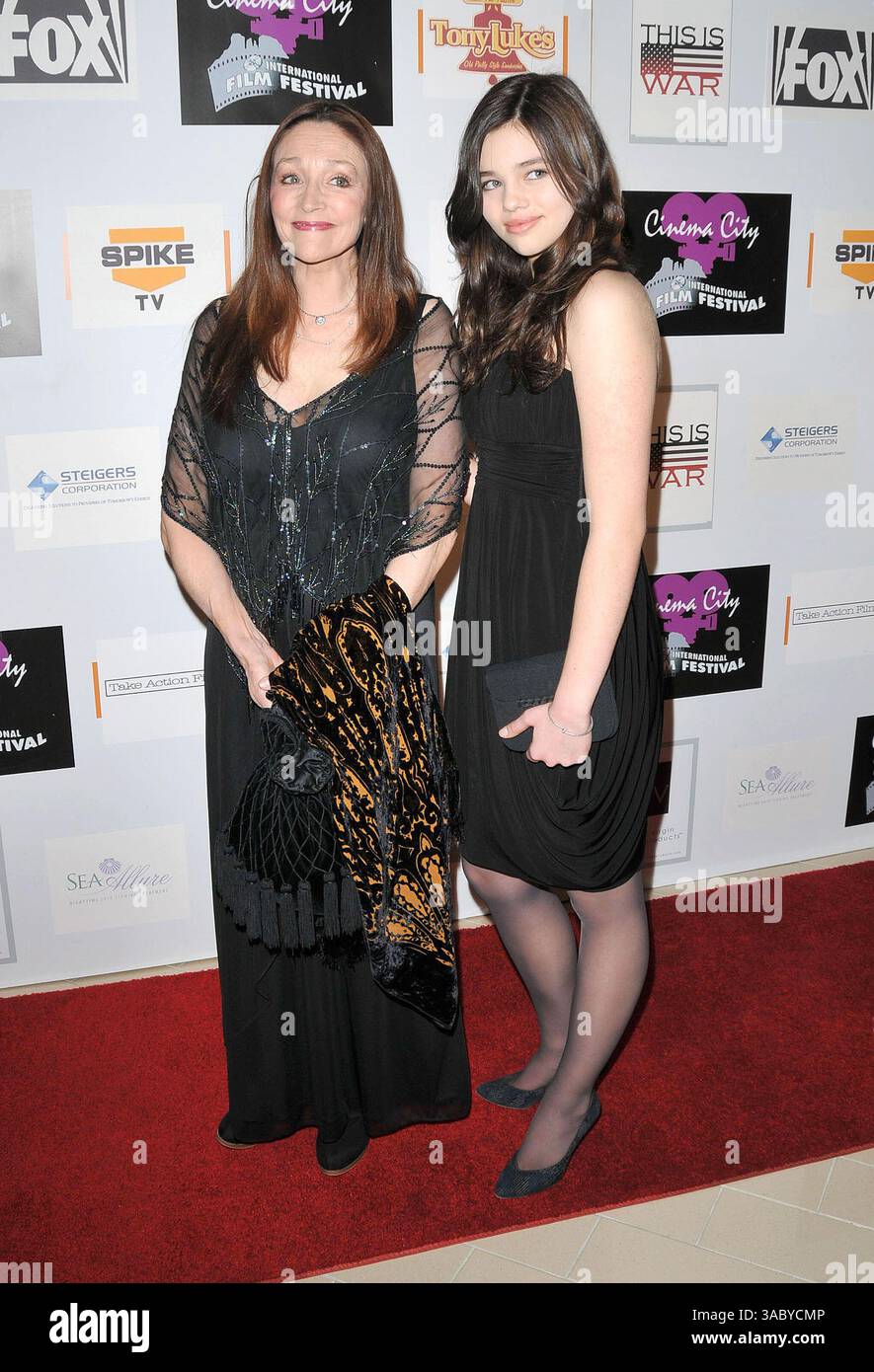 India eisley actress hi-res stock photography and images - Alamy, image size:885x1390