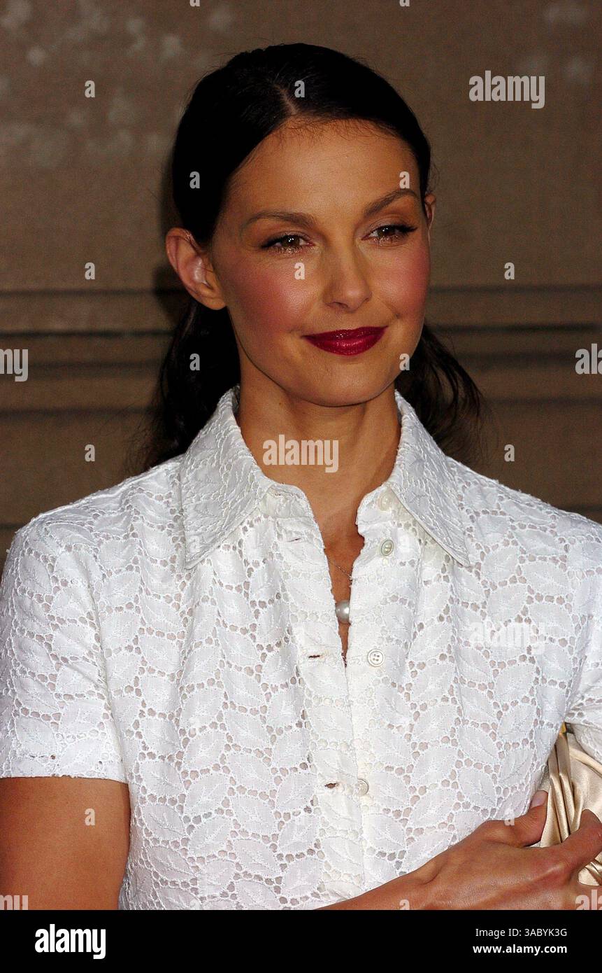 ashley judd blue dress Ashley Judd Purple Chiffon Celebrity Dresses in Oscar 2018  loveangeldress