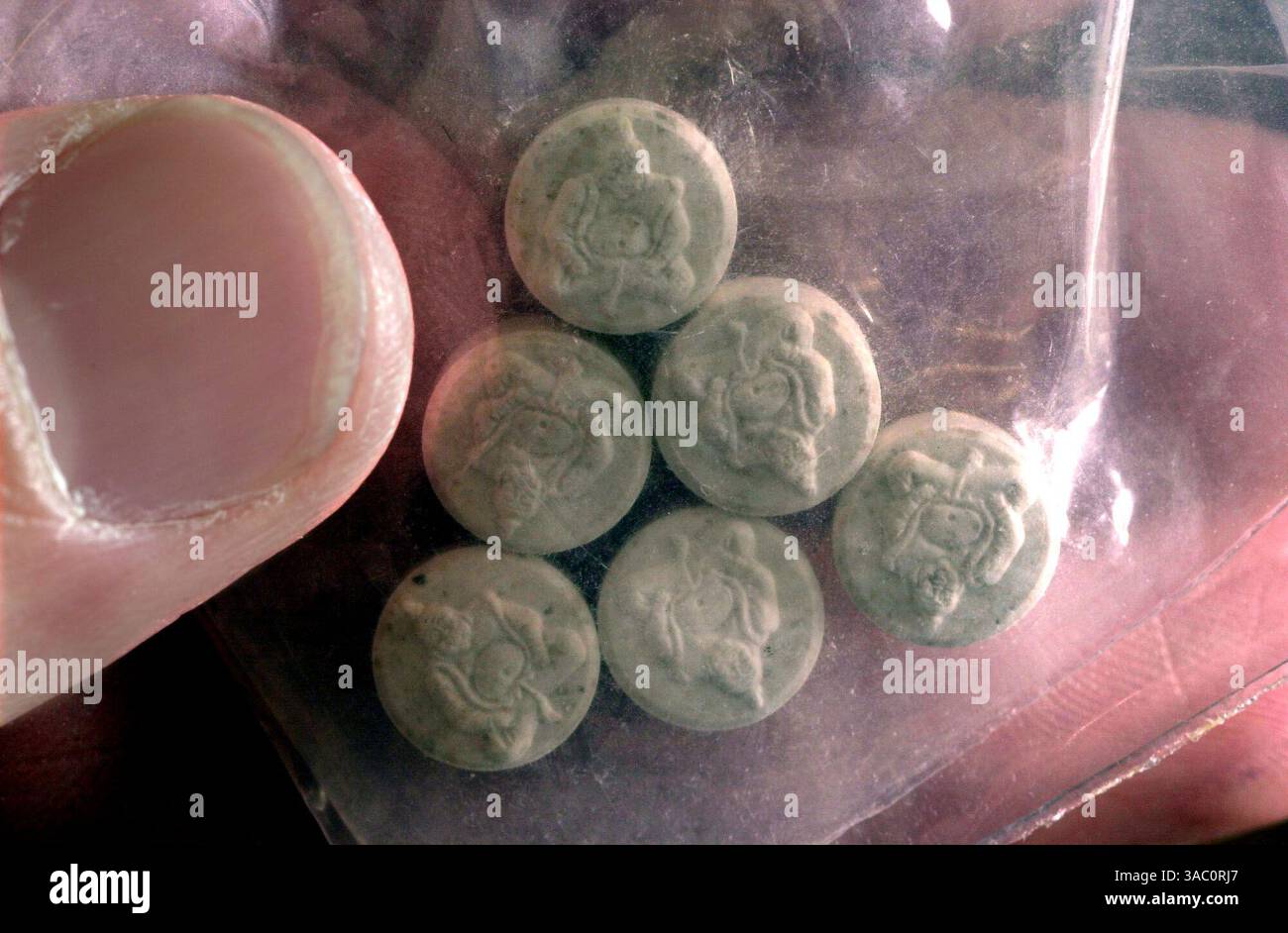 raver girl rolling mdma Mdma ecstasy hi-res stock photography and images - Page 8 - Alamy