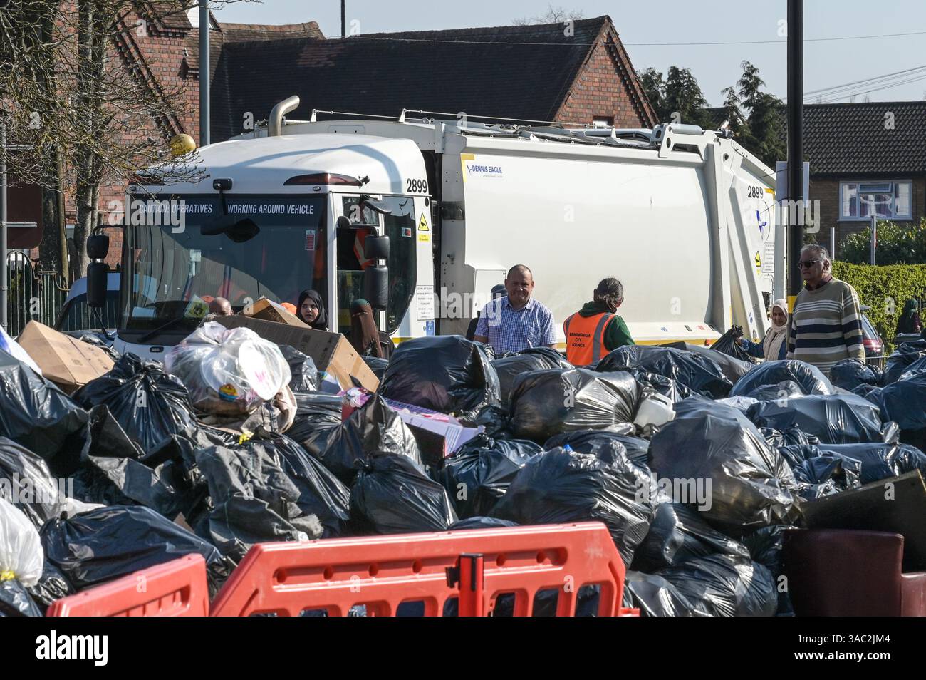 formans-road-birmingham-3rd-april-2025-even-more-rubbish-has-been