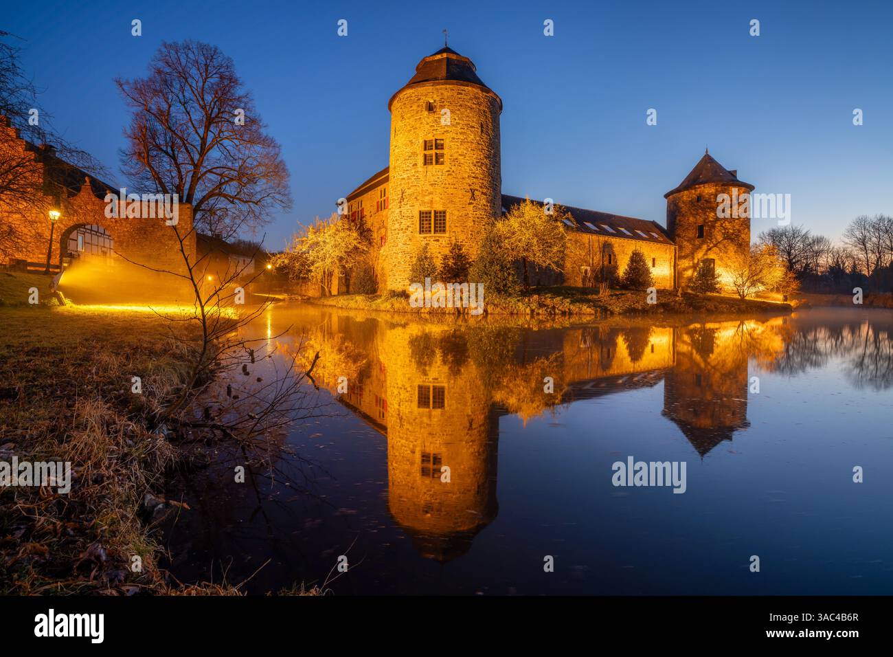 ratingen-germany-march-8-2025-historic-castle-house-to-house