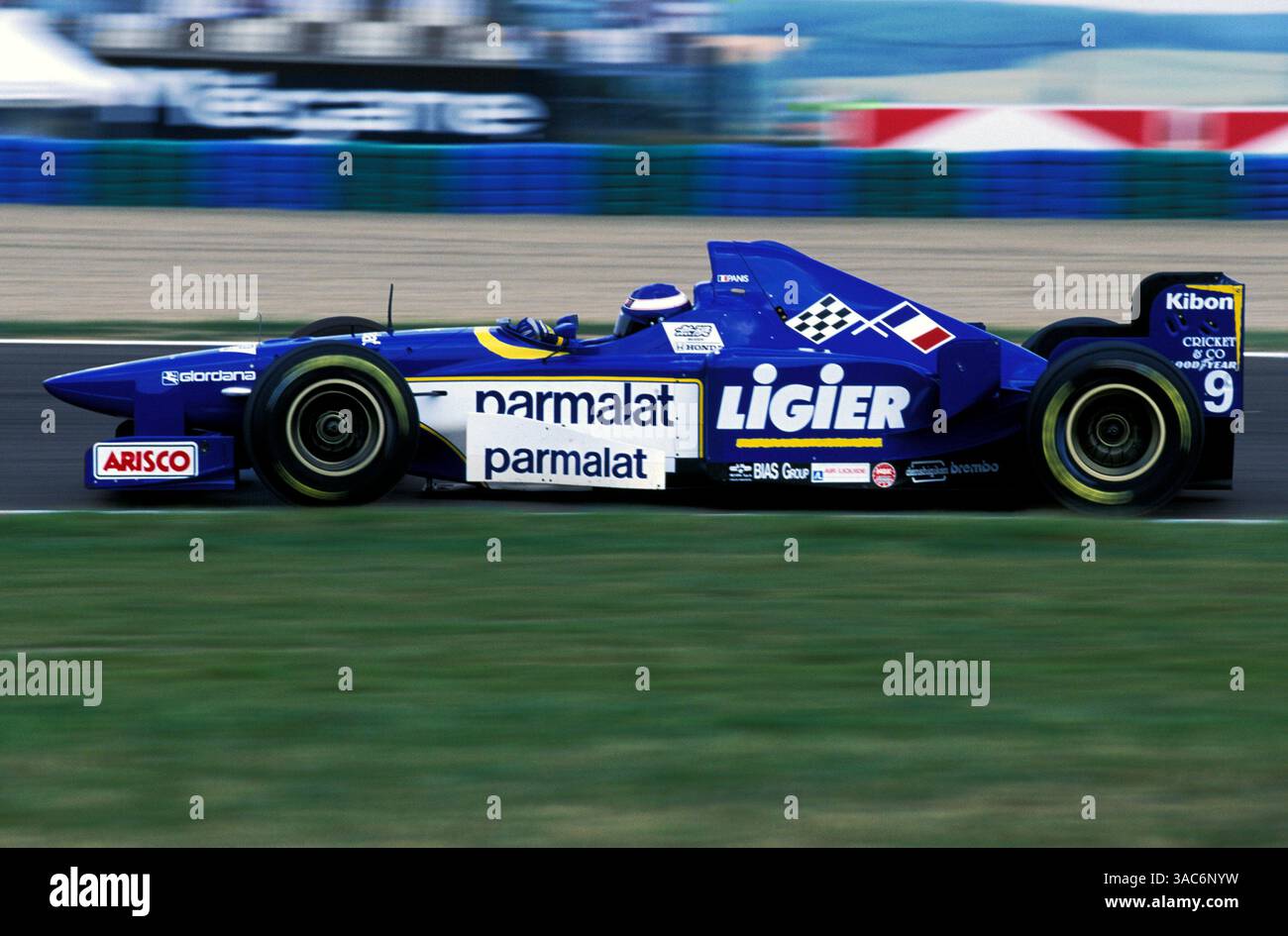 1:43 Minichamps LIGIER MUGEN JS43 OLIVIER PANIS WINNER MONACO GP 1996