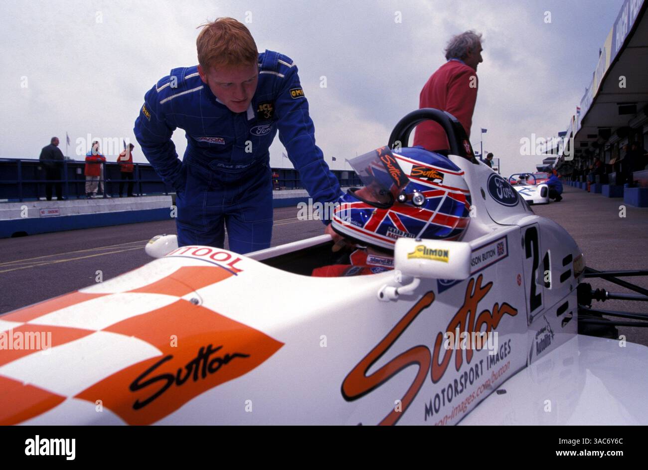 Jenson button r in the pits hi-res stock photography and images - Alamy