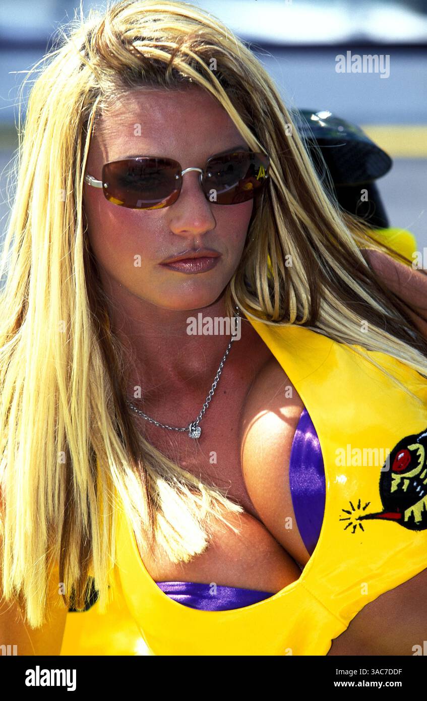 jordan-gbr-aka-katie-price-b-h-model-front-detail-formula-one