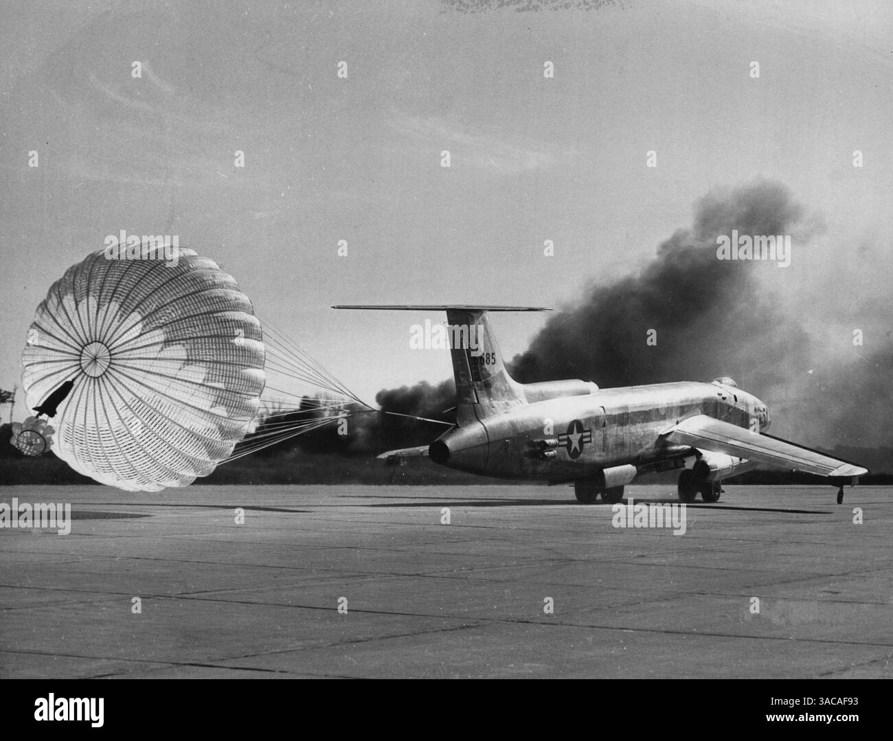 Glenn l martin hi-res stock photography and images - Alamy display picture 1