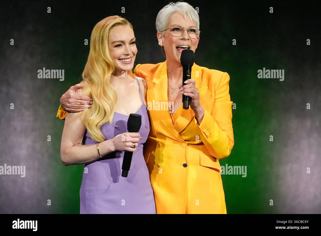 Lindsay Lohan, left, and Jamie Lee Curtis, cast members of the(02)