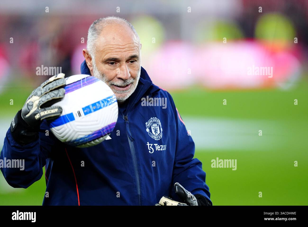 manchester-united-goalkeeping-coach-jorge-vital-at-the-city-ground