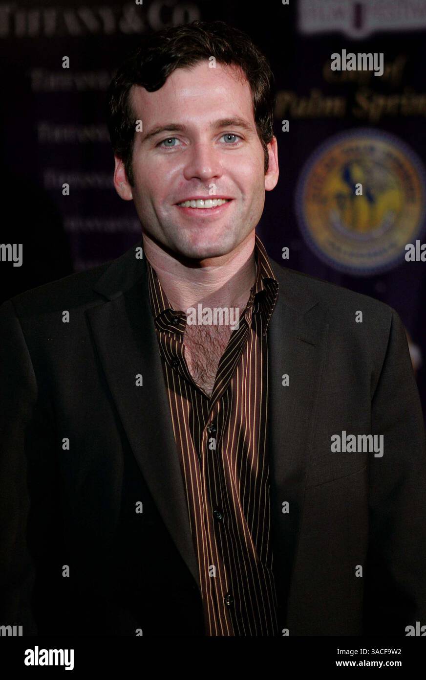 Eion hi-res stock photography and images - Page 2 - Alamy, image size:872x1390