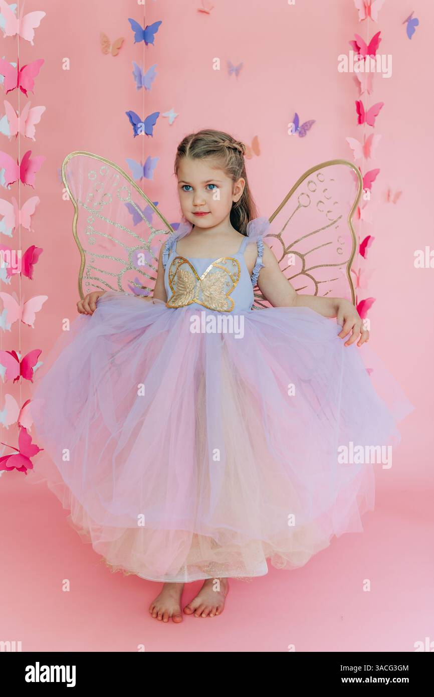 Child fairy costume hi-res stock photography and images - Alamy