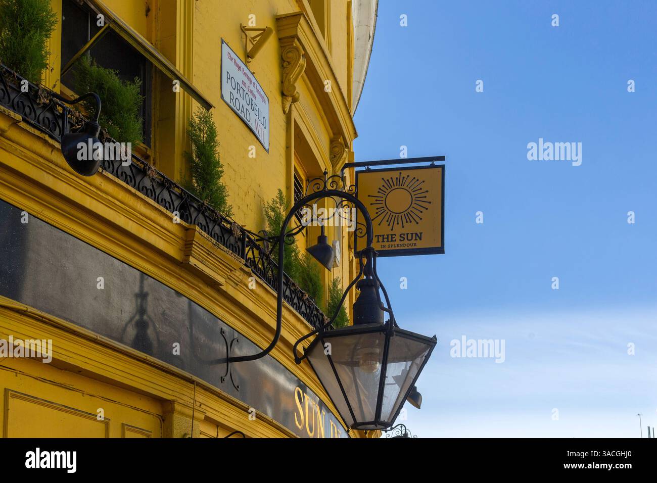 LONDON, UK - MARCH 29, 2025: Sign above the Sun In Splendour pub in ...